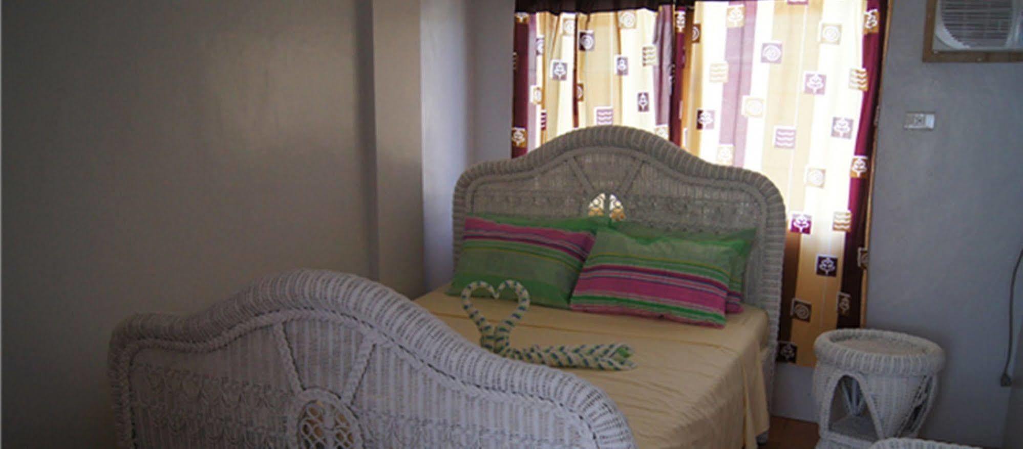 Gmg Hotel Coron Exteriér fotografie
